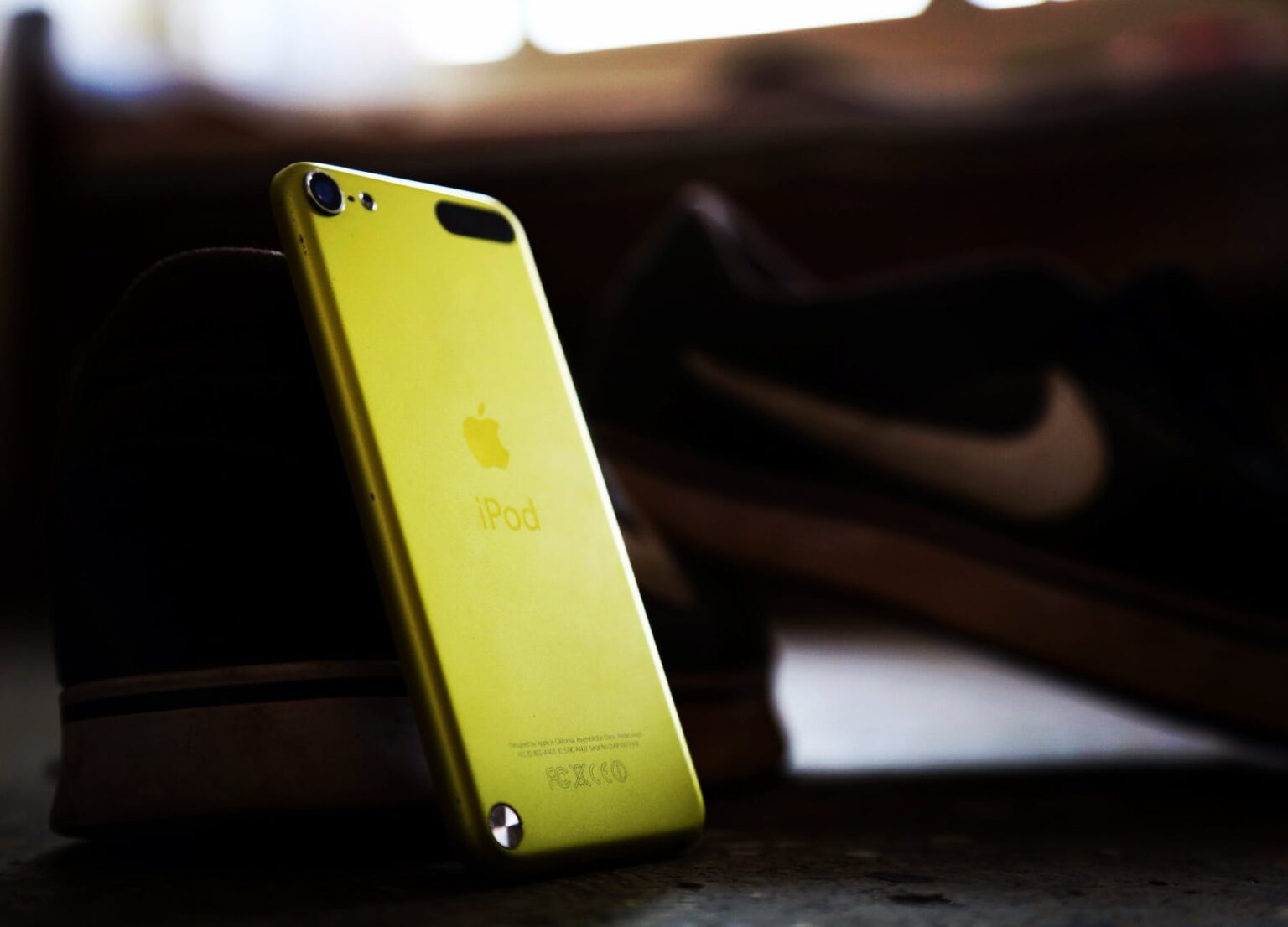 yellow ipod touch